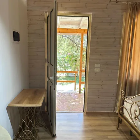 Camping Nashos Himare Fshat