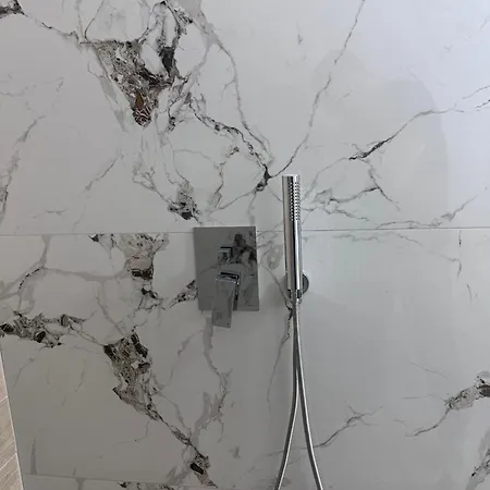 مكان تخييم Nashos Himare Fshat