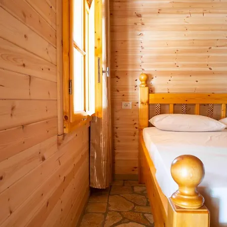 Nashos مكان تخييم 3*