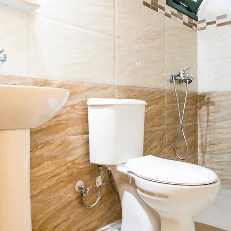 Nashos Kemp Himare Fshat