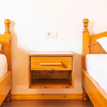 Nashos مكان تخييم Himare Fshat