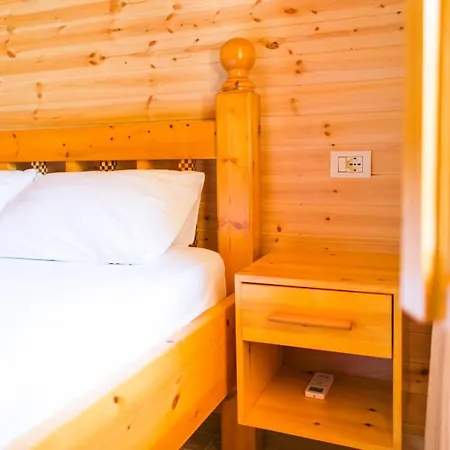 Nashos Campsite Himare Fshat