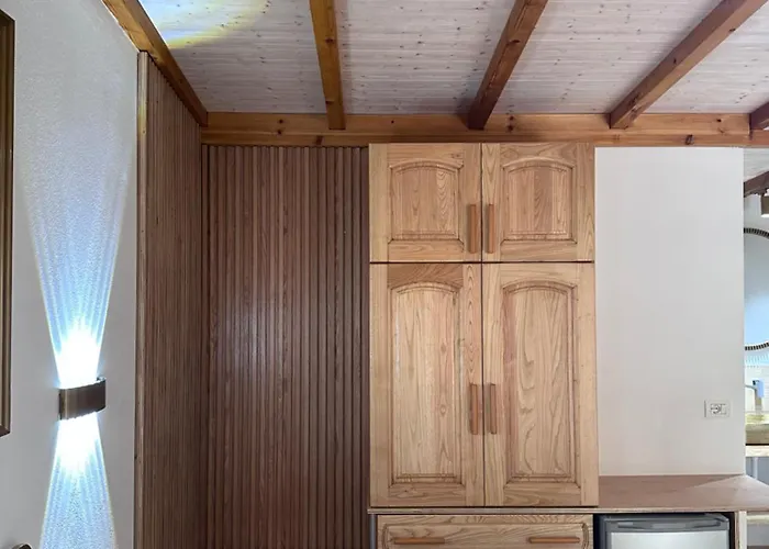 Nashos Campsite Himare Fshat