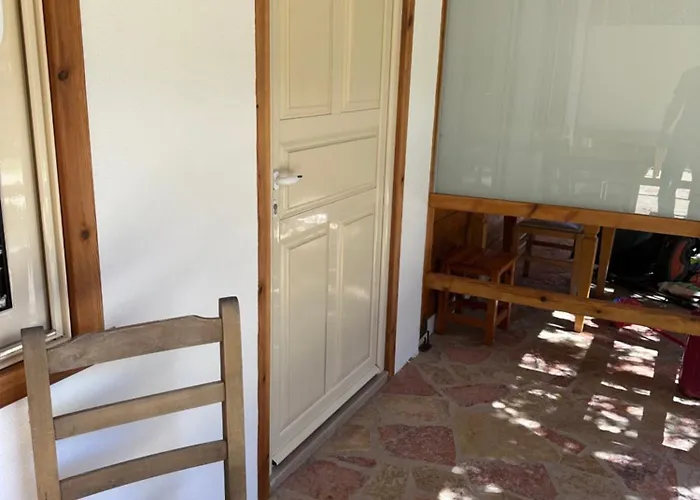 Nashos 3* Himare Fshat