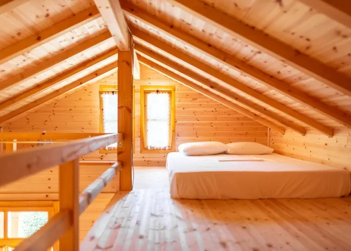 Nashos 3* Himare Fshat