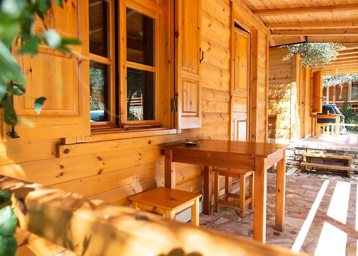 Nashos 3* Himare Fshat