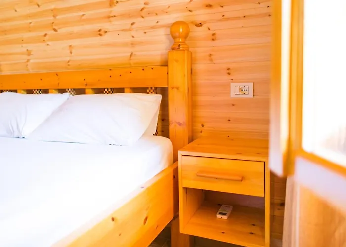 Nashos Campsite Himare Fshat